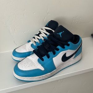 Obsidian Jordan 1 Low UNC